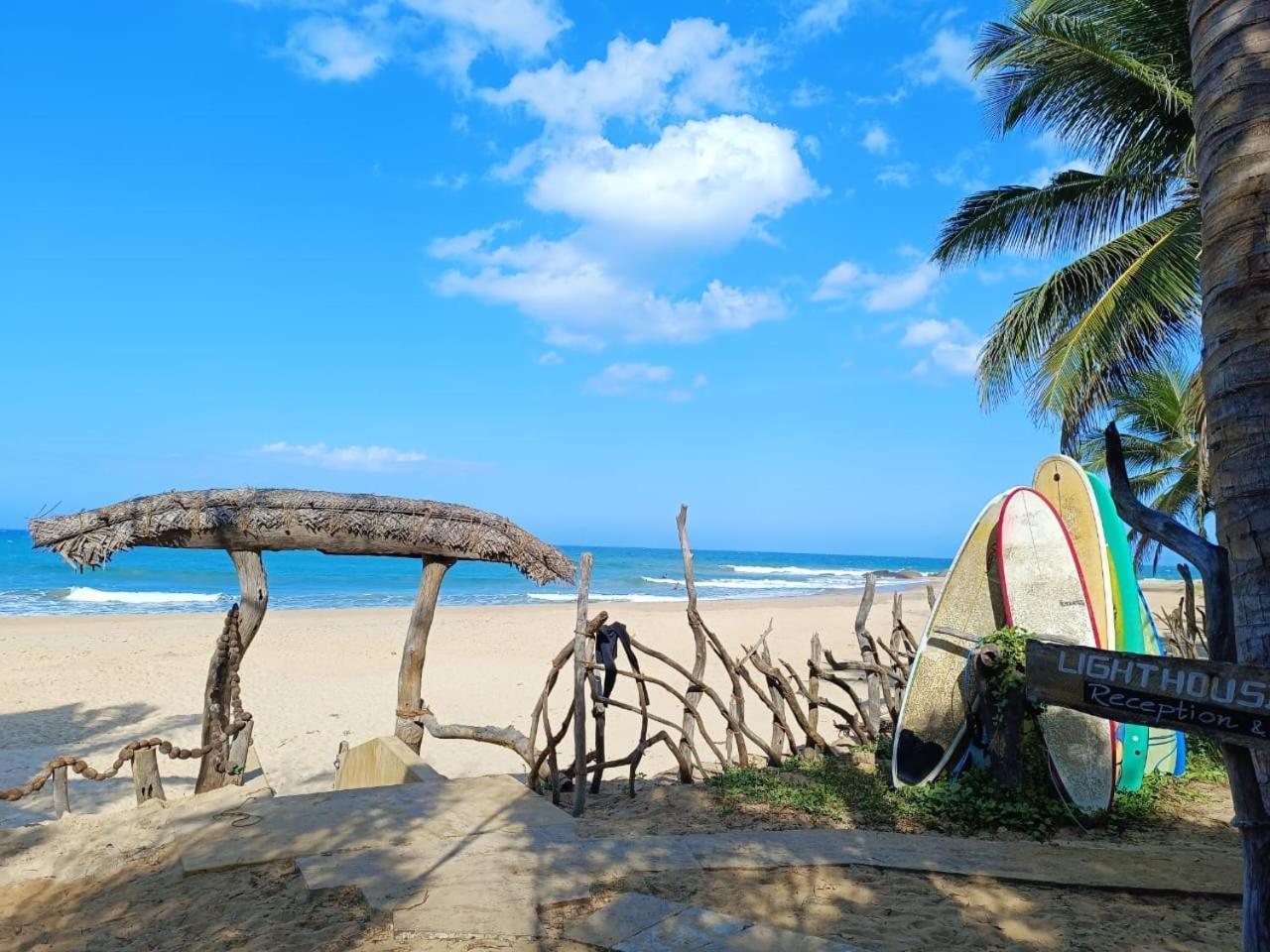 Light House Beach Hut Komari ภายนอก รูปภาพ