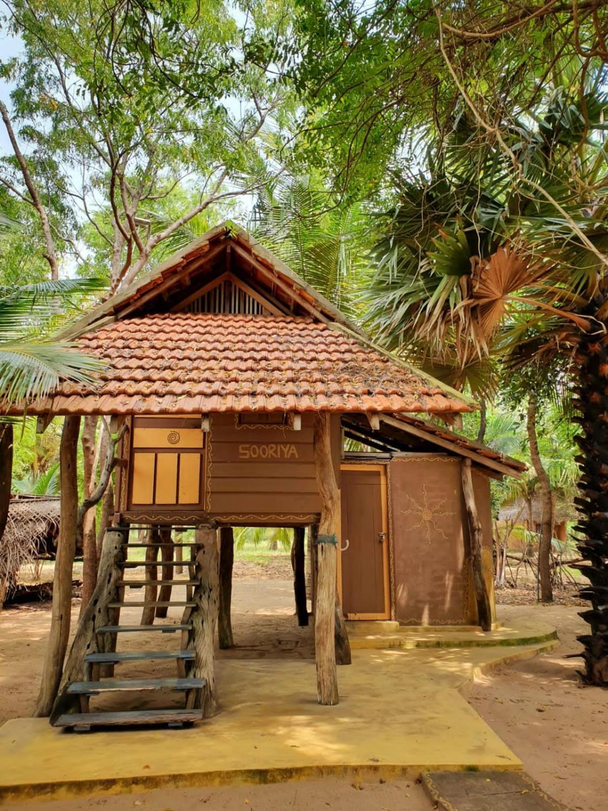 Light House Beach Hut Komari ภายนอก รูปภาพ