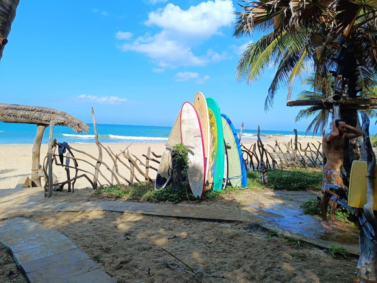 Light House Beach Hut Komari ภายนอก รูปภาพ