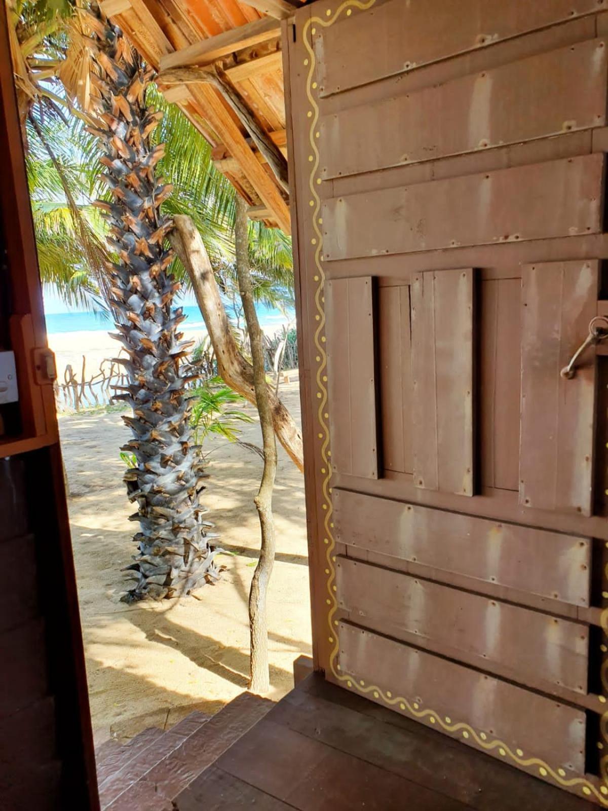 Light House Beach Hut Komari ภายนอก รูปภาพ