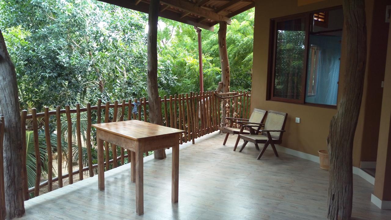 Light House Beach Hut Komari ภายนอก รูปภาพ
