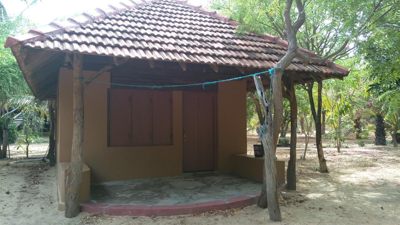 Light House Beach Hut Komari ภายนอก รูปภาพ